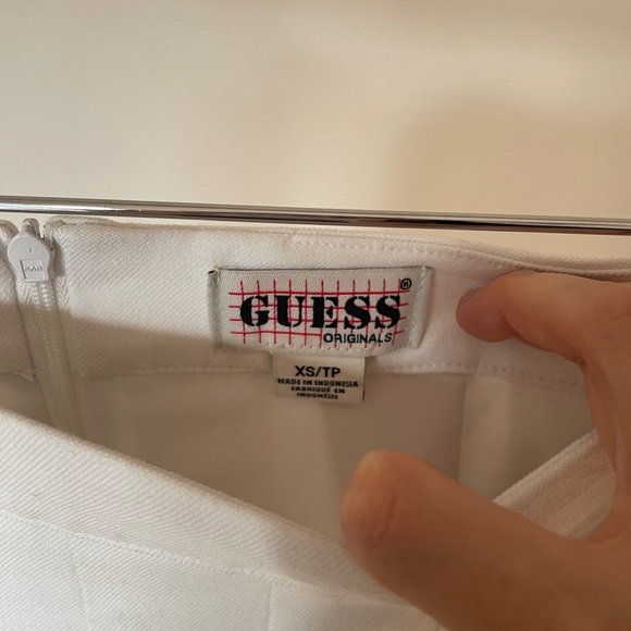 Guess white sister skirt - Picture 3 of 3